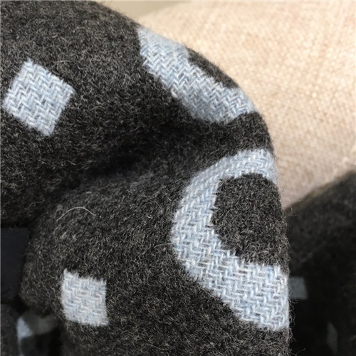 gucci cashmere shawl - Image 3