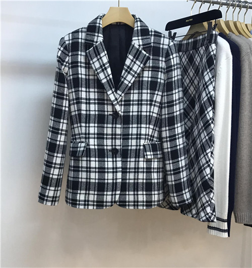 miumiu wool suit jacket - Image 3