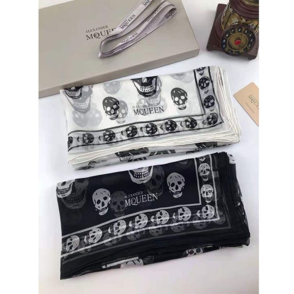 Alexander Mqueen  All-Over Skull Print Scarf White
