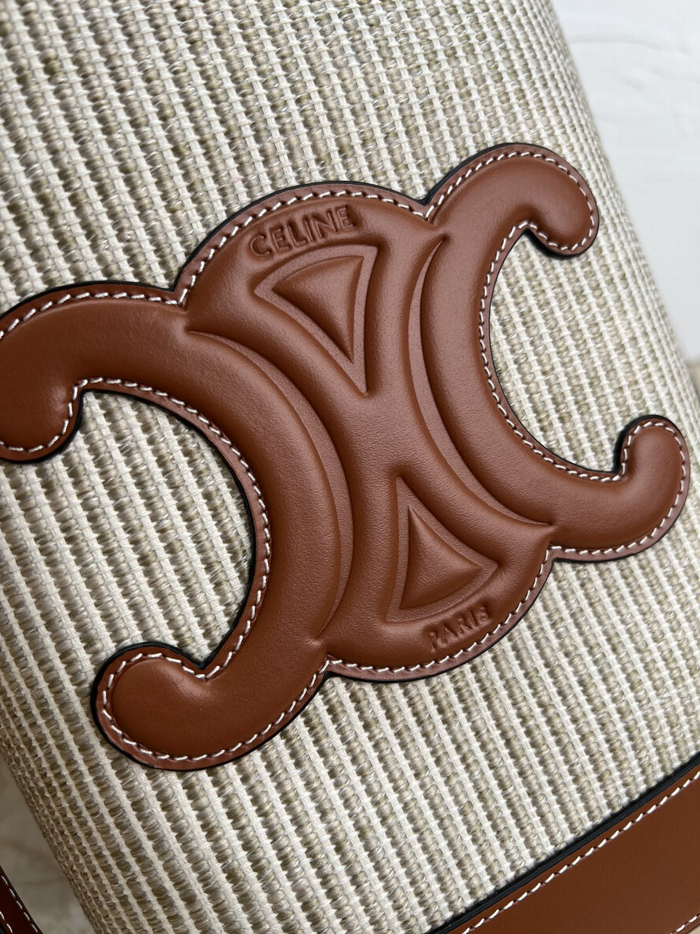 Celine CUIR TRIOMPHE Small Smooth Leather and Linen Bucket Bag - Image 4