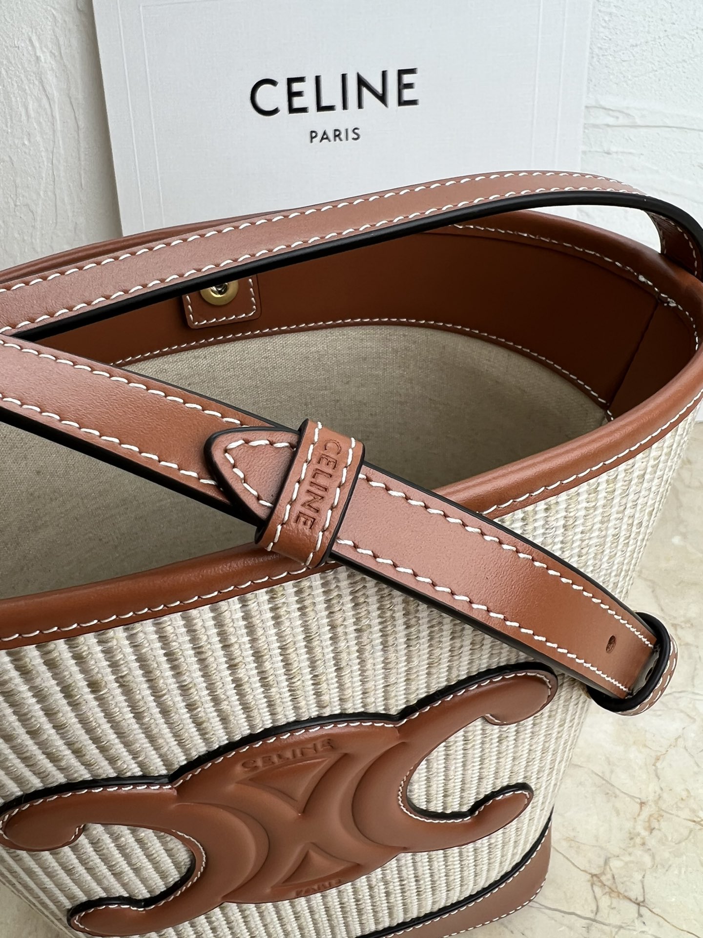 Celine CUIR TRIOMPHE Small Smooth Leather and Linen Bucket Bag - Image 5