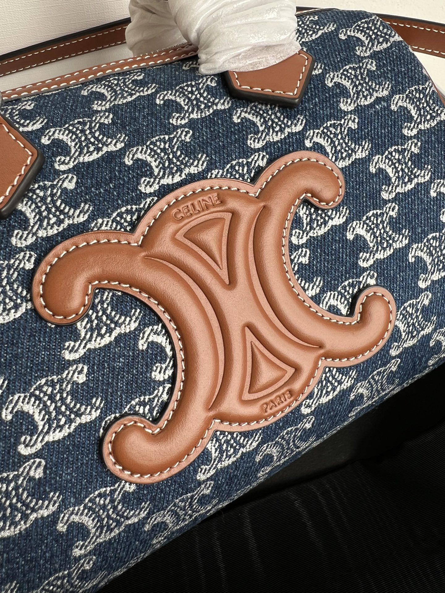 CELINE 24s Spring/Summer New Product CUIR TRIOMPHE Denim Fabric Cowhide Leather Boston Bag - Image 4