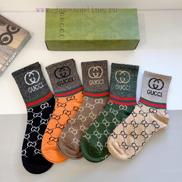 Comes in a box of 5 pairsGucci's new long tube socks, made of pure cotton fabric, are a mustpliig3gr