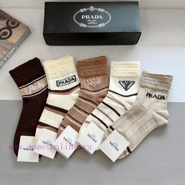 Comes in a box of 5 pairsPRADA's new high-end mid tube pure cotton socks are popular with tr8ytwk6di