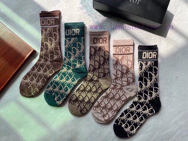 Dior's new women's mid length socks from D Home, a box of five pairs of pure cotton materialcf6i47xi