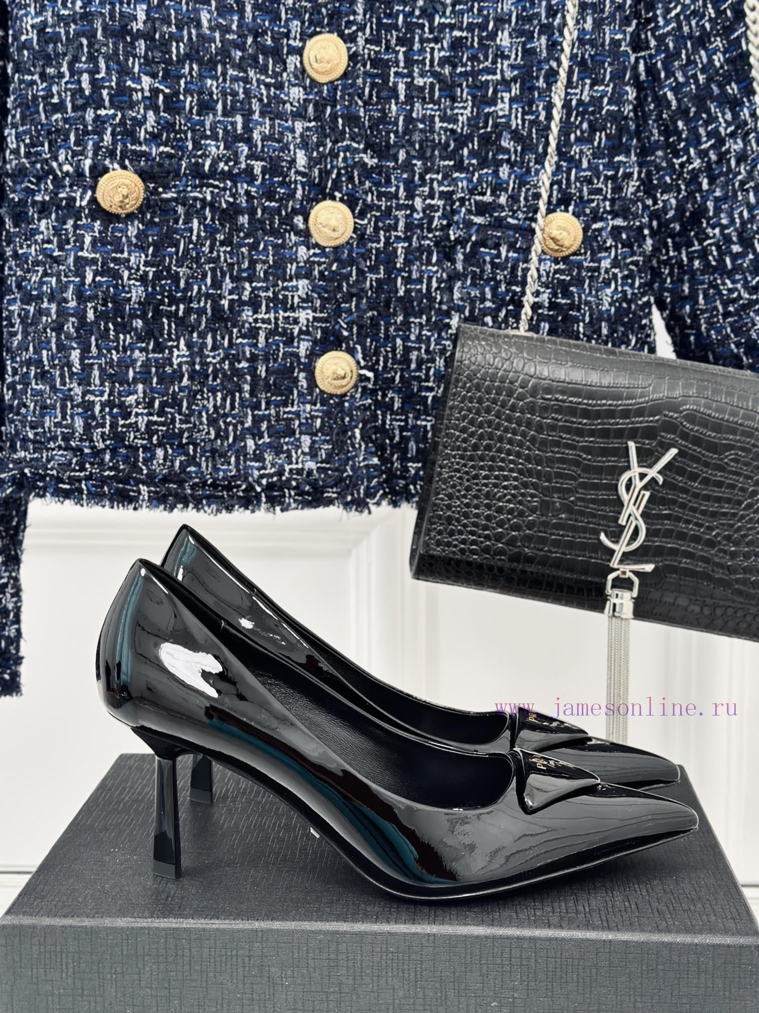 PRADA/PRADA Classic Spring/SummerTriangle logo sandals single shoe seriesThe simple design i2eoig3uq