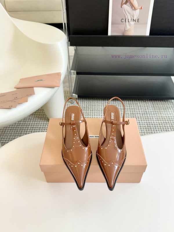 Miumiu 24 new shallow back empty sandalsComfortable and not monotonous, the material is softffoi0yq8