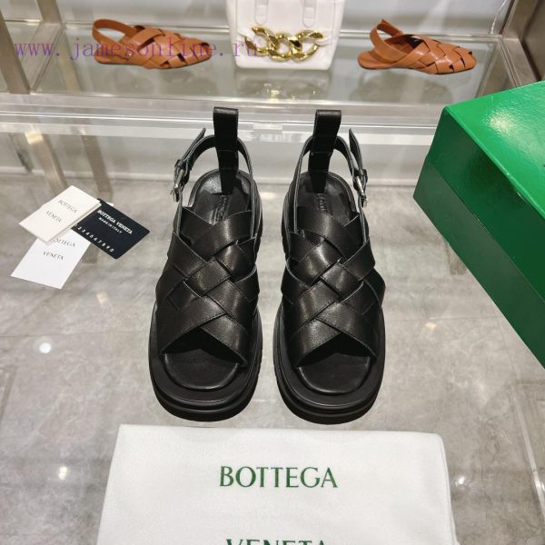 The original development of BottegaVeneta Bottega lovers' woven thick soled sandals, the 202xdjr88sd