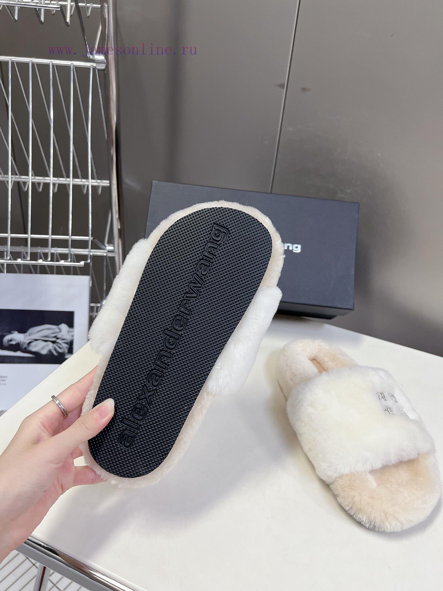 Alexander Wang's wool slippers are so beautiful~It's hard not to love themBLING BLING autumnl4m2yzti - Image 10