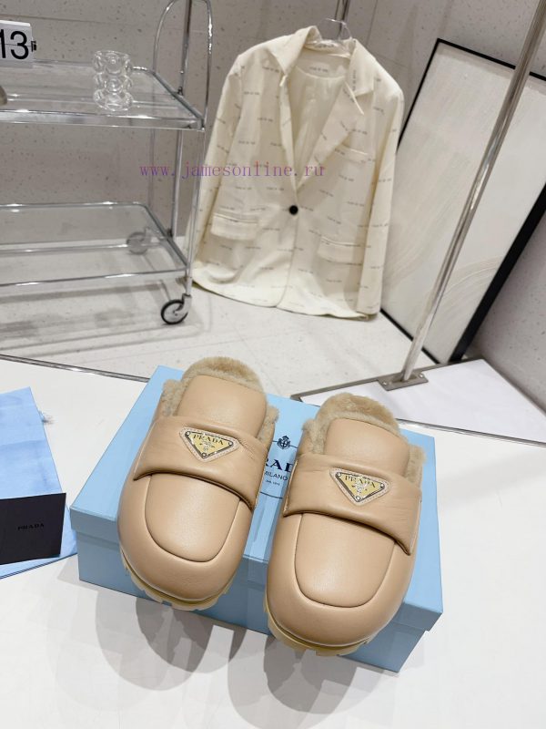 The Prada 23 autumn and winter fur slippers collection is great for every style and color of304fdxts