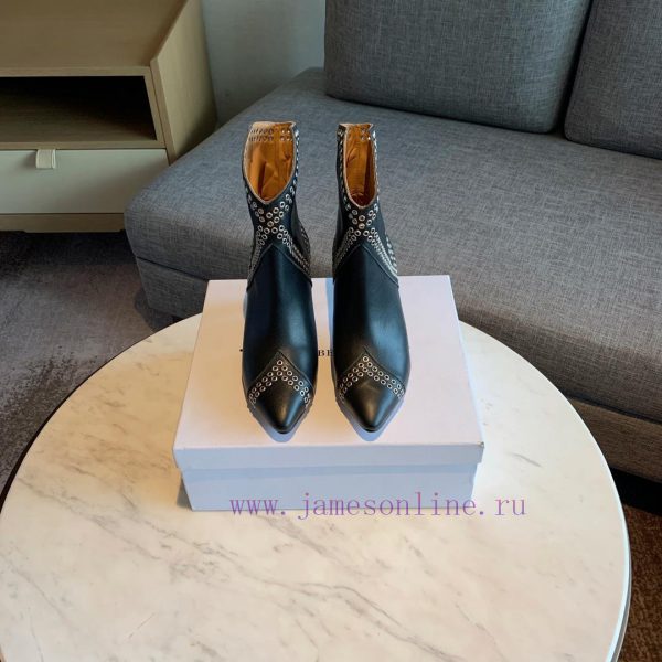 ISABEL MARANT rivet short boots are a simple and versatile material with a top layer of calfcdyg0vw8