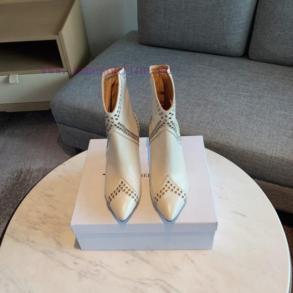 ISABEL MARANT rivet short boots are a simple and versatile material with a top layer of calfb5iyp45g