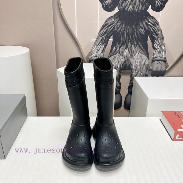 Top tierBALENCIAGA Paris Home 2023 vs Autumn/Winter New Rain Boots CollectionSponge cake thir10tl71e
