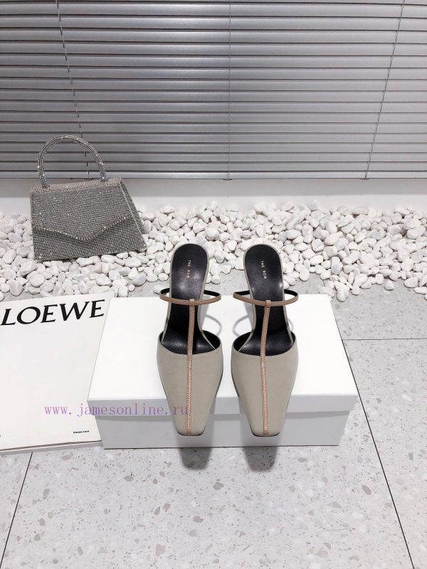 Top of the line The Row high-heeled slippers with toe caps and semi trailers are from a youn22vi6hrv