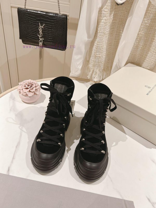 The 2023 Brunello Cucinelli short boots from "The Highest Quality in the Market" are inspirelg9pnv00