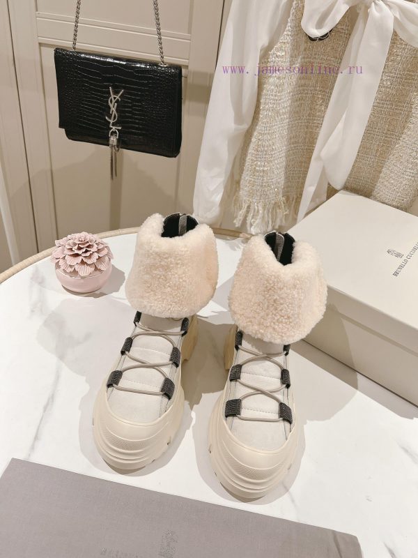 The 2023 Brunello Cucinelli wool short boots from "The Highest Quality in the Market" are ink9npycwx