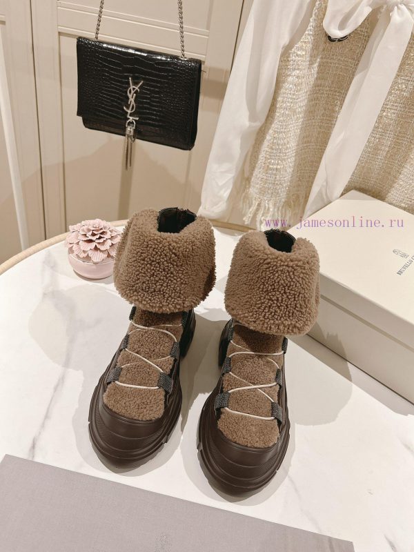 The 2023 Brunello Cucinelli wool short boots from "The Highest Quality in the Market" are invzfayz1v