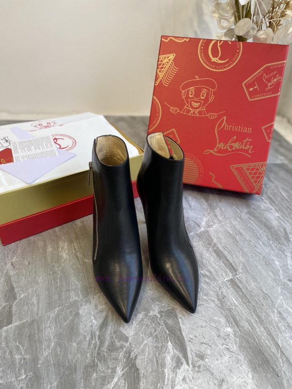 Grade * (calf leather)Upgraded version of short bootsAfter two months of fine debugging by Dl8efoue8