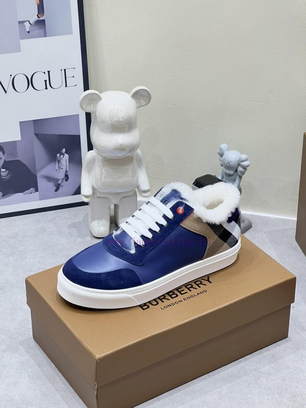 2024 SS Burberry Autumn/Winter Best Couple H New Italian Leather Sneakers Crafted from Engli3s51iv6u