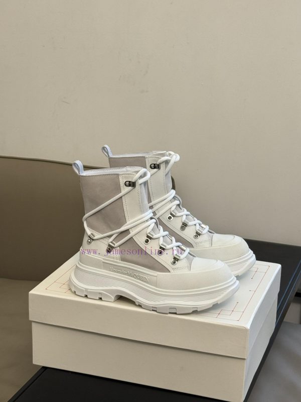 McQueen 233 Autumn/Winter Strap Short Boots New ProductSuede patchwork cowhide paired with bm9zma9lg