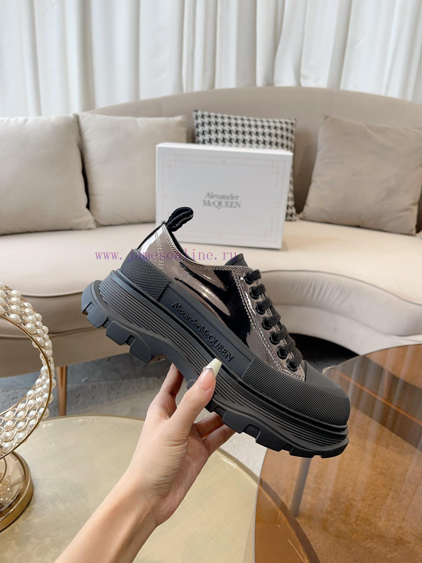 Metal surfaceTop quality, inspection free products withAlexander McQueen's new canvas series7jub4bzx - Image 3