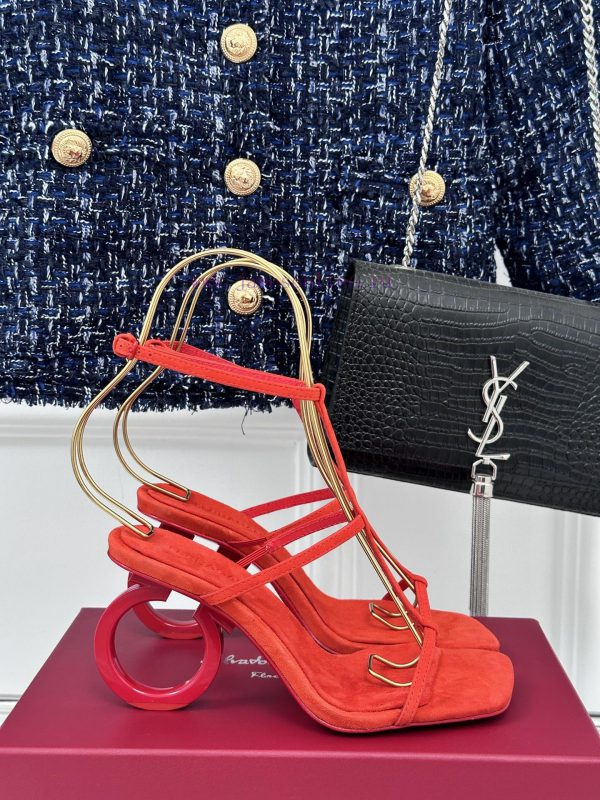 Salvatore Ferragamo 24S Spring/Summer New SandalsThe shoe upper is made of lambskinMixed shev4utksof