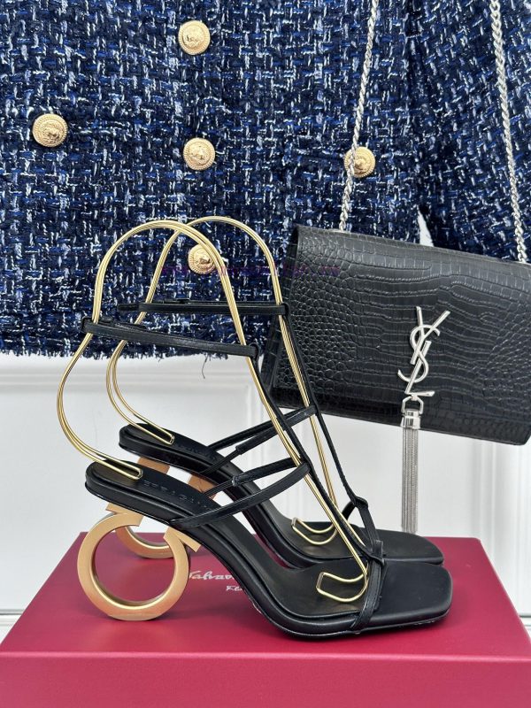 Salvatore Ferragamo 24S Spring/Summer New SandalsThe shoe upper is made of lambskinMixed she0t4n8sv2