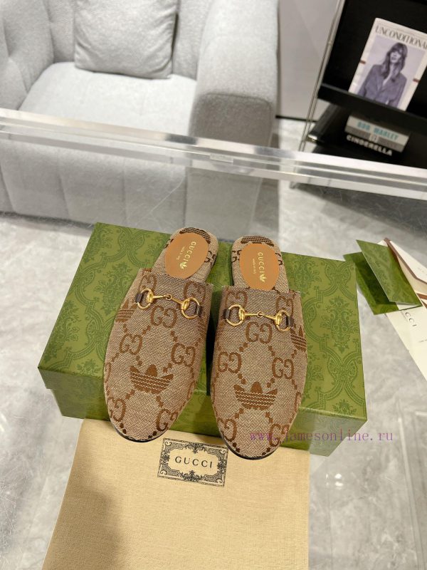 . Gucci collaborates with Adidas to create a new round of 24ss cool slippers with a buckle aon8uwiag