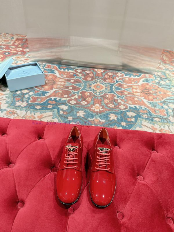 ️  PRADA makes a hot debut with top-notch photos, original remastered version, super regular3zg79nzn