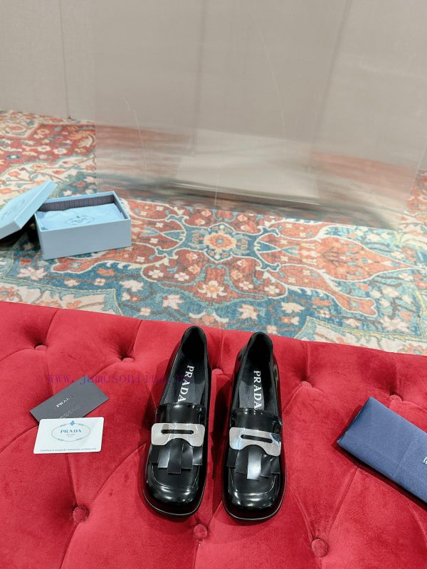 ️  PRADA makes a hot debut with top-notch photos, original remastered version, super regularbjczuoxp