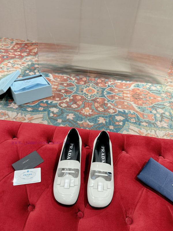 ️  PRADA makes a hot debut with top-notch photos, original remastered version, super regular38alijy8