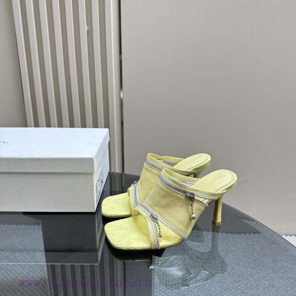 BURBERRY | SS24 Women's New SandalsShoe upper sandals, made of glossy leather fabric and feabc4xfygk