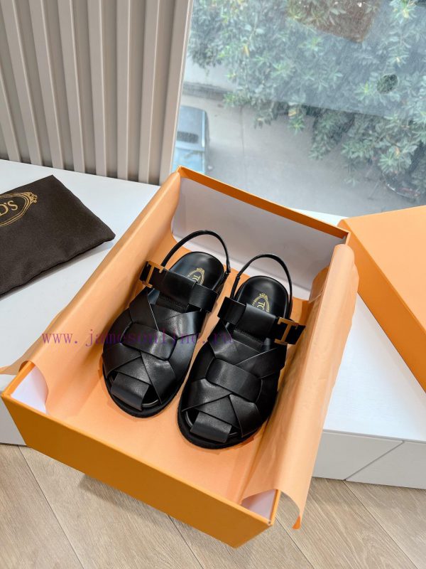 Tods 2024 Fashion Show Roman Sandals Pig Cage ShoesHand woven leather with retro and fashionmxv2jlvr