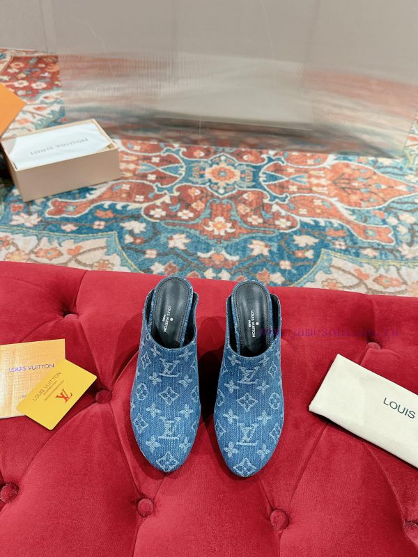 ️  LV Louis Vuitton is cute and very youthful, without any fear of showing off short legs. A2z97vz73