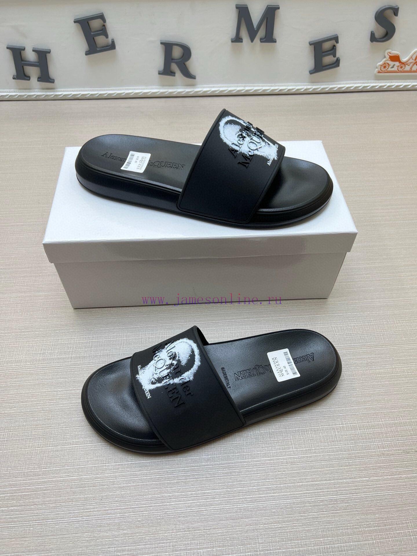 McQueen's latest thick soled one-piece slippers add a unique and charming power to the shoesmxpotthv - Image 5