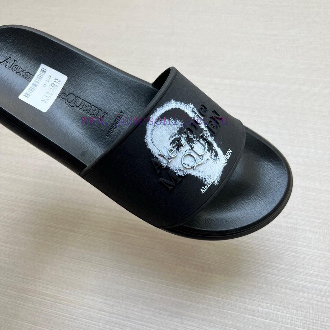 McQueen's latest thick soled one-piece slippers add a unique and charming power to the shoesmxpotthv - Image 7