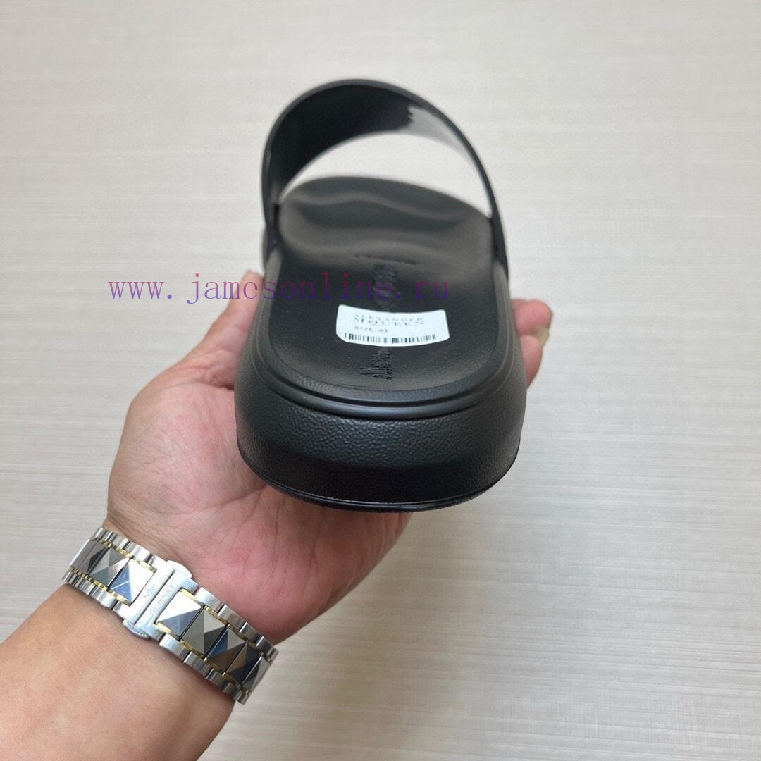 McQueen's latest thick soled one-piece slippers add a unique and charming power to the shoesmxpotthv - Image 8