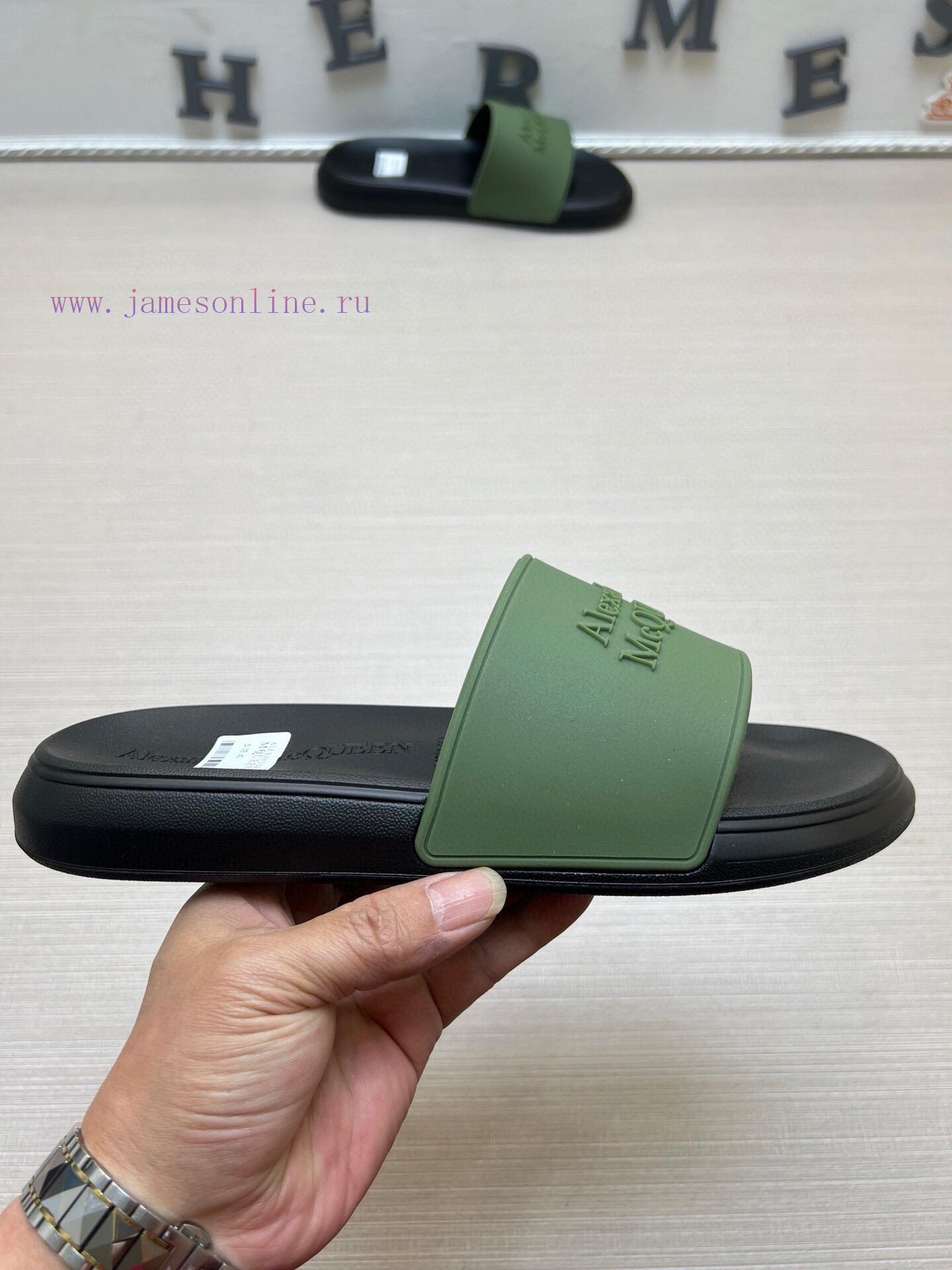 McQueen's latest thick soled one-piece slippers add a unique and charming power to the shoeskec11y9m - Image 6