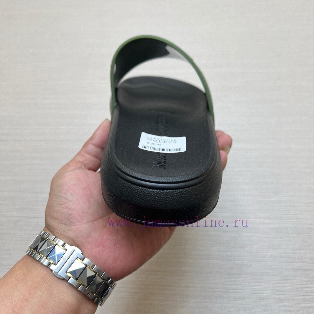 McQueen's latest thick soled one-piece slippers add a unique and charming power to the shoeskec11y9m - Image 8