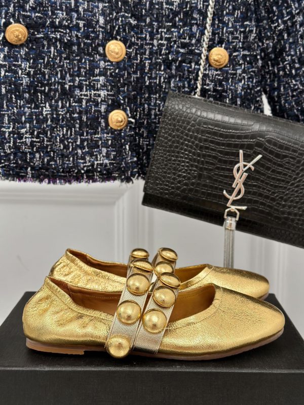 AlAIA | Classic retro pearl Mary Jane shoes from AlAIAFull of girlish style, with both moderimp6ibob