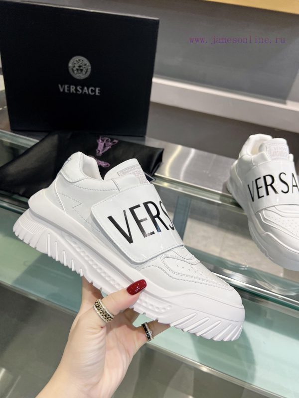 . Versace, popular all over the internet in 2024, is a pair for everyone. The outsole is madvmr1rsxv