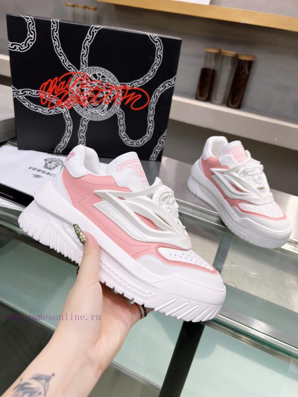 . Versace, popular all over the internet in 2024, is a pair for everyone. The original Versa9g1l673k