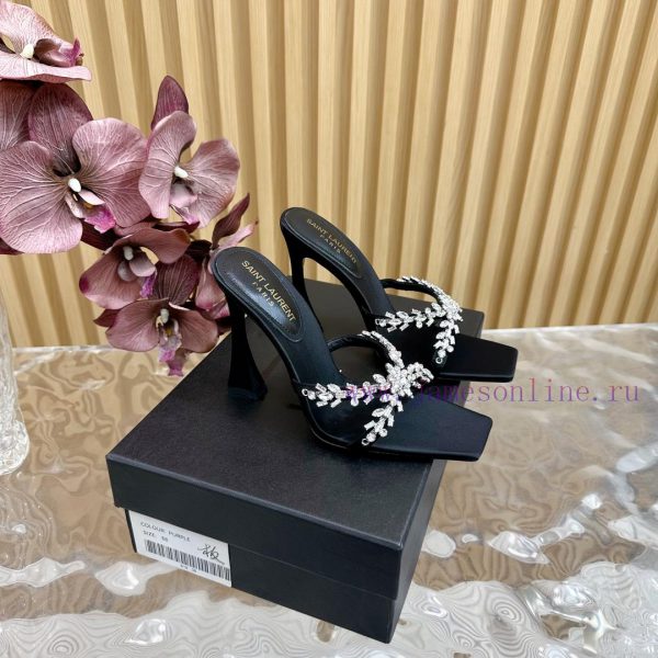 2024 New Saint Laurent YSL Diamond Decorative Square Head SandalsSexy and stunning collectiondh0f07j