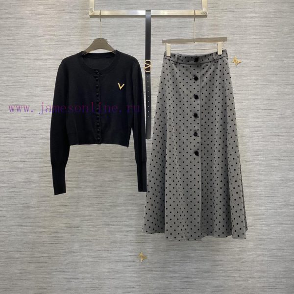 ️️ 2024 Autumn/Winter V Home Exquisite Round Neck Cardigan Polka Plush Half Skirt Set, Comes d62qv6lt