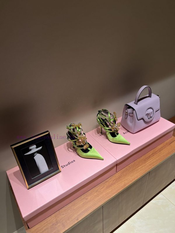 flatform παντόφλεσ χιαστί | The Most2024 Milan Fashion Show Synchronized UpdateVersace: The Perfect Interpretation Of Medus u4t9er8t | g star raw ανδρικα μποτακια 2026