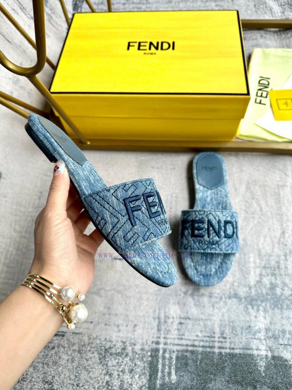 ανοιξιατικα μποτακια 2020 | FENDI's Latest Hot Item Wide Lace Flat Slippers Imitation Old Blue Denim Material With Stitched mkmien62 | μαυρα παπουτσια γυναικεια ανατομικα