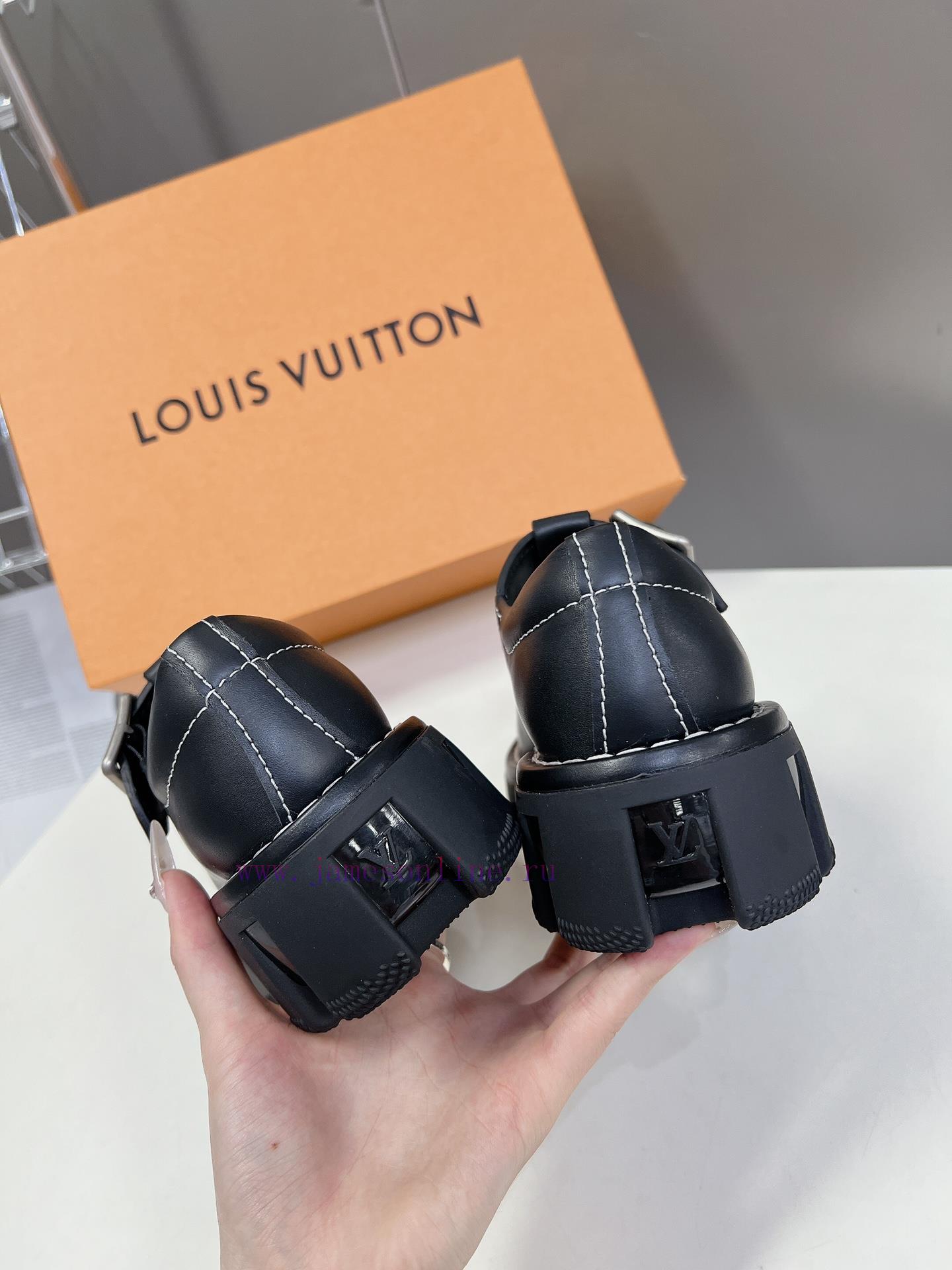 ugg μποτακια 2017 | Men's Clothing 10 𝐋𝐕 Louis Vuitton Thick Soled Couple's Style Mary Jane Leather Shoes Wang Hedi z1anj65l | κιτρινα παπουτσια με τι ταιριαζουν - Image 10