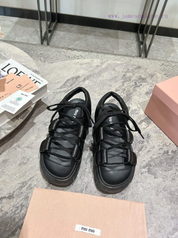 χειμερινες παντοφλες παιδικες | MIUMIU 24 Spring/Summer New Roman Strap Thick Bottom Sponge Cake Cool Dragging Comfortable Vers 5alel58i | 3 καλικαντζαροι και 1 παπουτσι