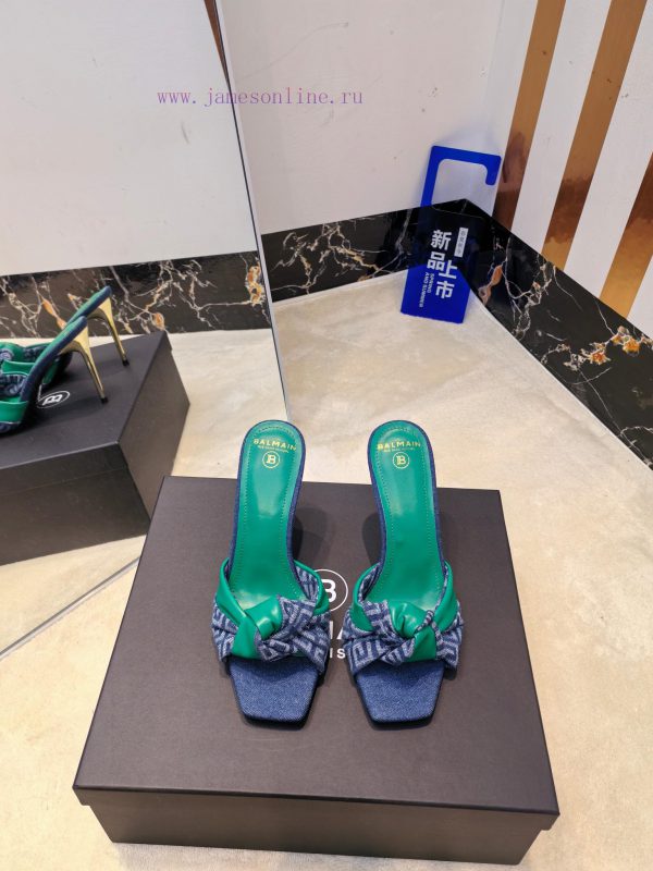 χρυσα πεδιλα με φιαπα σκρουτζ | Out Balmain Autumn/Winter 2025 Fashion Show Square Head High Heel SlippersBrand Balmain 𝘽𝙖𝙡𝙢𝙖𝙞𝙣 nfhgb3by | πεδιλα σανδαλια διαφορα