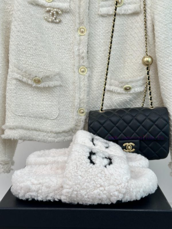 ορθοπεδικα παιδικα παπουτσια θεσσαλονικη | Chanel | Chanel Classic Double C Hairy SlippersThe "First To Wear" Series Of Walking Sheep With 3opn1gos | μπαλαρινες με τακουνι